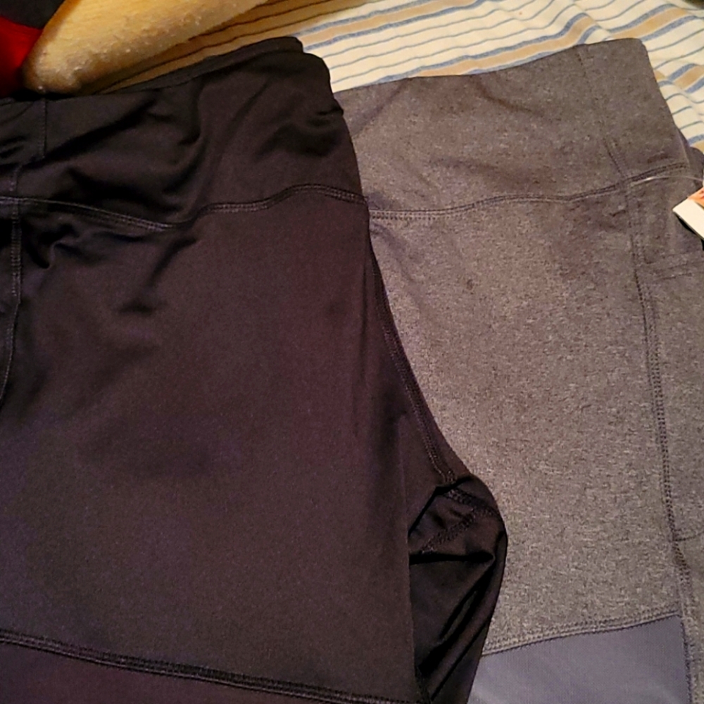 Avia  xlarge  black and gray one